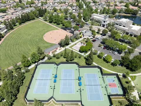 View/Area - 2362 Shadow Berry Dr, Manteca, CA 95336 photo 7 of 8