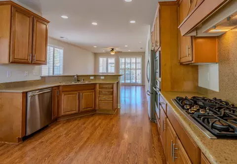 Kitchen - 2362 Shadow Berry Dr, Manteca, CA 95336 photo 3 of 4