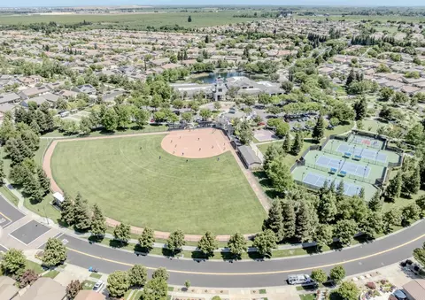 View/Area - 2362 Shadow Berry Dr, Manteca, CA 95336 photo 5 of 8