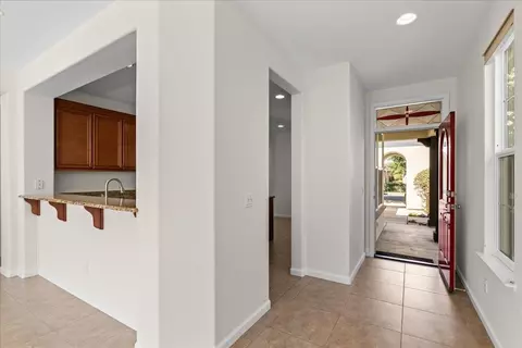 Entry Way - 375 Applegate Dr, Oakdale, CA 95361 photo 3 of 7