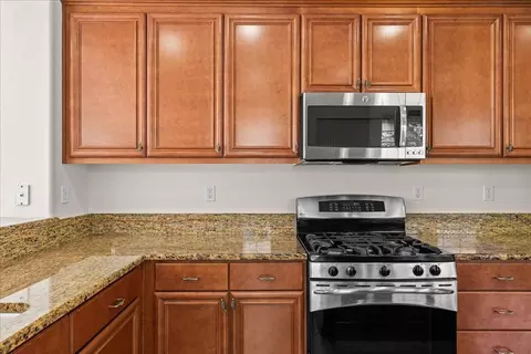 Kitchen - 375 Applegate Dr, Oakdale, CA 95361 photo 2 of 7