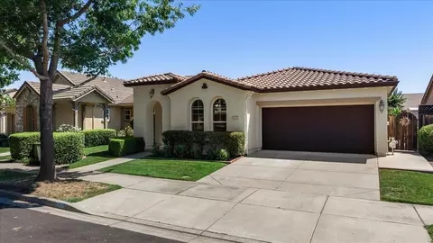 Exterior - 375 Applegate Dr, Oakdale, CA 95361 photo 2 of 12