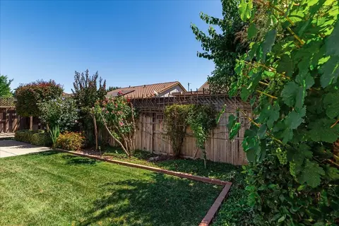 Exterior - 375 Applegate Dr, Oakdale, CA 95361 photo 10 of 12