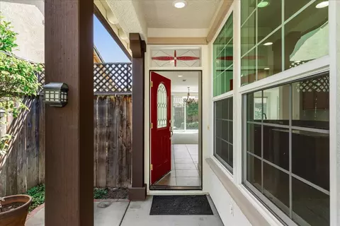 Entry Way - 375 Applegate Dr, Oakdale, CA 95361 photo 1 of 7