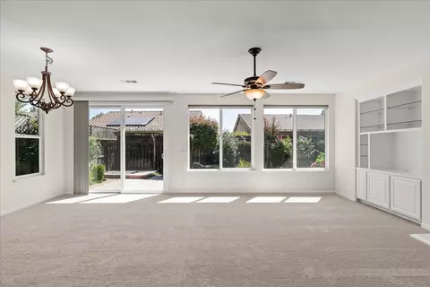 Living - 375 Applegate Dr, Oakdale, CA 95361 photo 2 of 4