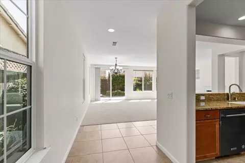 Entry Way - 375 Applegate Dr, Oakdale, CA 95361 photo 2 of 7