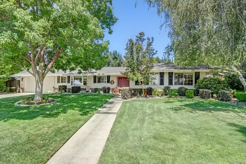 4607 American River Dr, Sacramento, CA 95864