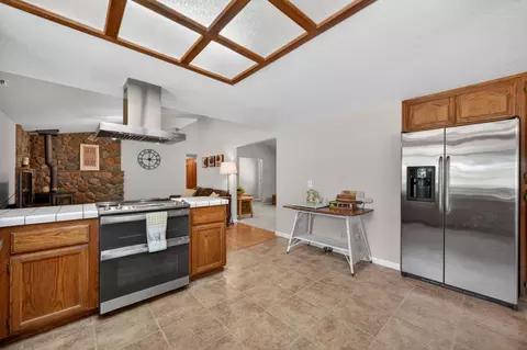 Kitchen - 1827 Emmerson Rd, Placerville, CA 95667 photo 4 of 8