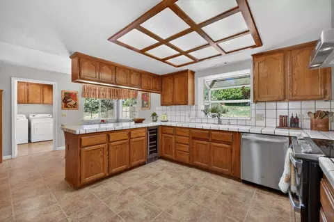 Kitchen - 1827 Emmerson Rd, Placerville, CA 95667 photo 6 of 8