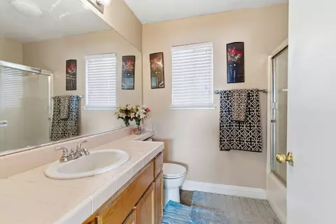 Bath - 2147 Sorrel Dr, Turlock, CA 95380 photo 1 of 3