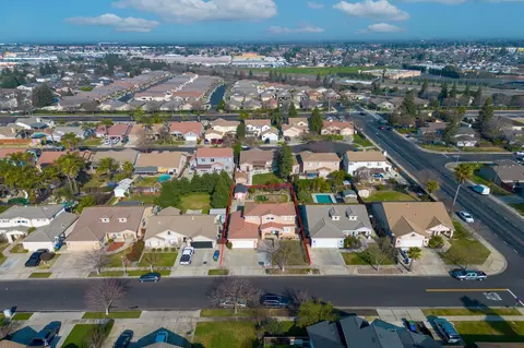 View/Area - 2147 Sorrel Dr, Turlock, CA 95380 photo 6 of 10