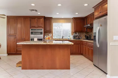 Kitchen - 116 Ferrera Dr, Folsom, CA 95630 photo 3 of 4