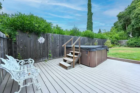 Exterior - 116 Ferrera Dr, Folsom, CA 95630 photo 6 of 8