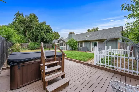 Exterior - 116 Ferrera Dr, Folsom, CA 95630 photo 5 of 8