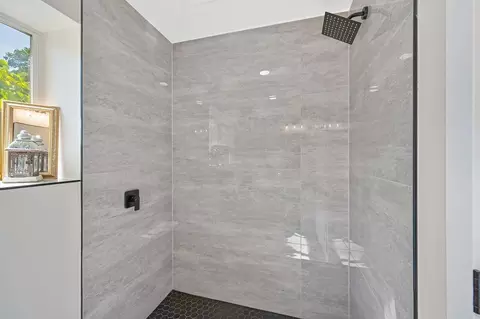 Bath - 3317 Vienna Ave, Carmichael, CA 95608 photo 4 of 5