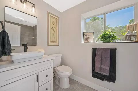 Bath - 3317 Vienna Ave, Carmichael, CA 95608 photo 3 of 5