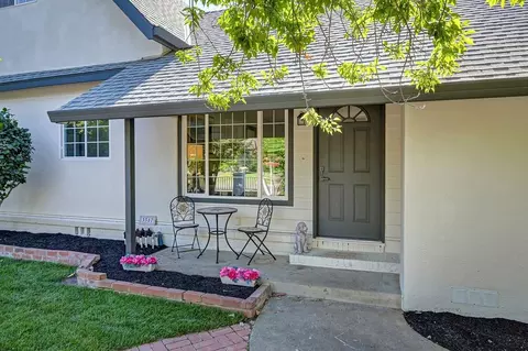 Exterior - 3317 Vienna Ave, Carmichael, CA 95608 photo 5 of 15