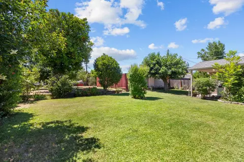 Exterior - 6545 Miles Ln, Carmichael, CA 95608 photo 3 of 12