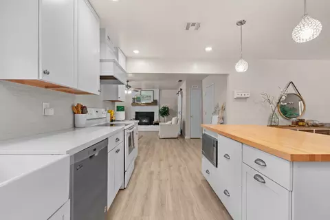 Kitchen - 6545 Miles Ln, Carmichael, CA 95608 photo 4 of 6