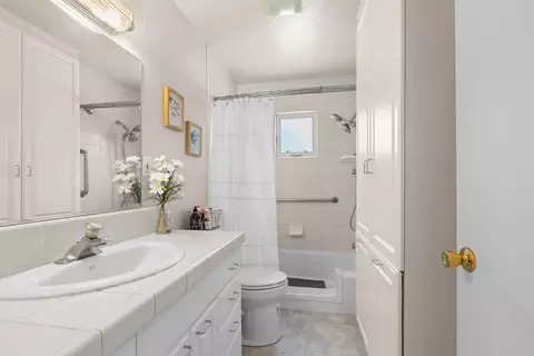 Bath - 6545 Miles Ln, Carmichael, CA 95608 photo 1 of 2