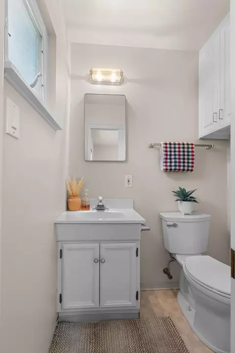 Bath - 6545 Miles Ln, Carmichael, CA 95608 photo 2 of 2