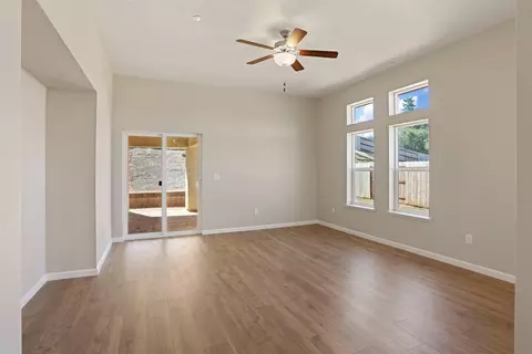 Living - 1826 Goldstone Ave, Jackson, CA 95642 photo 3 of 5