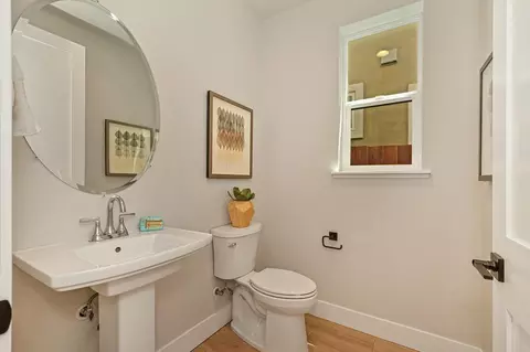 Bath - 227 Chico Pl, Davis, CA 95616 photo 1 of 4