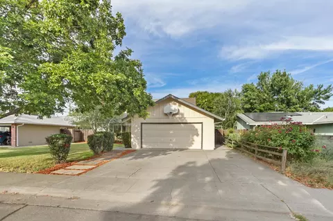 Exterior - 1318 Alder Pl, Davis, CA 95618 photo 10 of 11