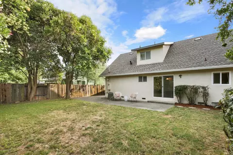 Exterior - 1318 Alder Pl, Davis, CA 95618 photo 5 of 11
