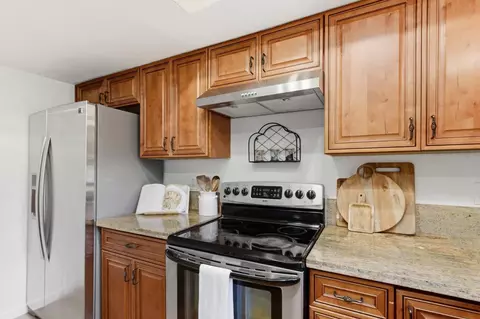 Kitchen - 1318 Alder Pl, Davis, CA 95618 photo 5 of 6