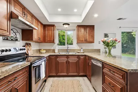 Kitchen - 1318 Alder Pl, Davis, CA 95618 photo 3 of 6