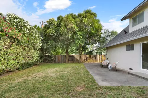Exterior - 1318 Alder Pl, Davis, CA 95618 photo 4 of 11
