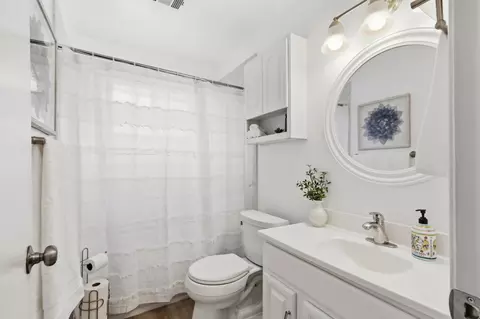 Bath - 1318 Alder Pl, Davis, CA 95618 photo 1 of 4