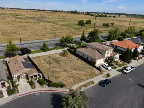 2009 Liberty Dr, Woodland, CA 95776