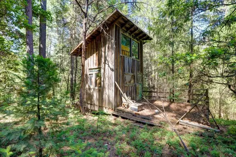 17390 Skyland Rd, Nevada City, CA 95959