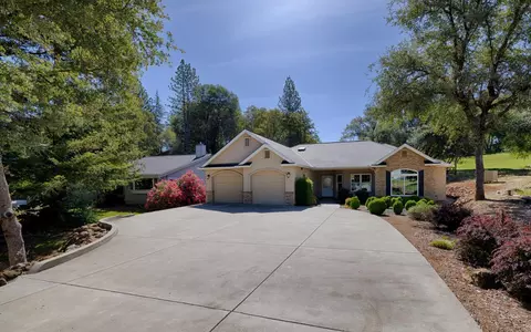 11733 Inverness Way, Auburn, CA 95602