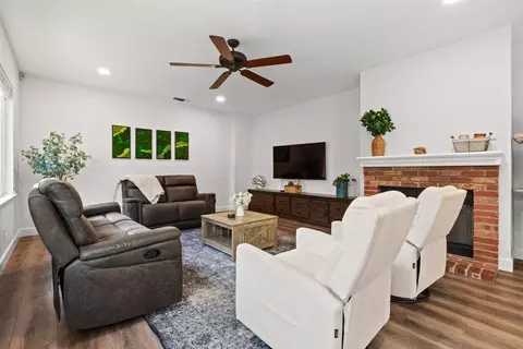 Living - 1920 Veranda Ct, Modesto, CA 95357 photo 1 of 1