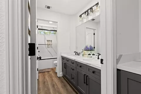 Bath - 1920 Veranda Ct, Modesto, CA 95357 photo 5 of 9