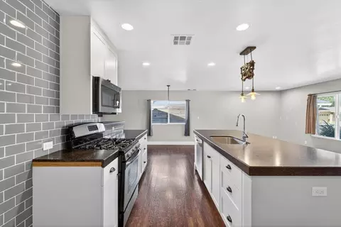 Kitchen - 2424 Killarney Way, Modesto, CA 95355 photo 3 of 5