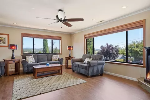 Living - 419 Mcgee Ave, Jackson, CA 95642 photo 5 of 6