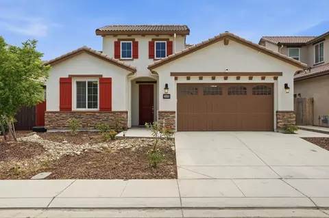 2466 Paramount Ln, Manteca, CA 95337
