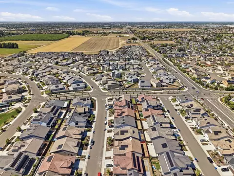 View/Area - 2466 Paramount Ln, Manteca, CA 95337 photo 4 of 4