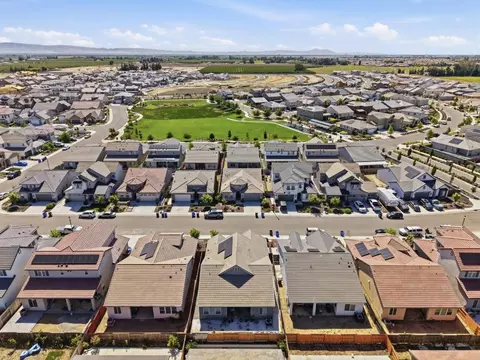 View/Area - 2466 Paramount Ln, Manteca, CA 95337 photo 3 of 4