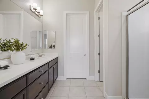 Entry Way - 2466 Paramount Ln, Manteca, CA 95337 photo 4 of 8