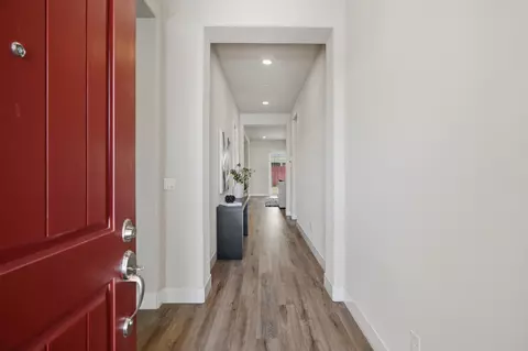 Entry Way - 2466 Paramount Ln, Manteca, CA 95337 photo 2 of 8