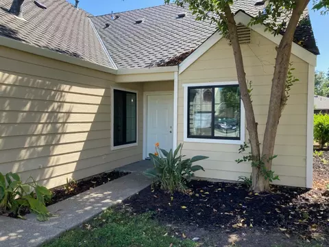 1918 Rosemarie Ln #109, Stockton, CA 95207