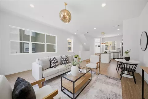 399 Midstream Ln, West Sacramento, CA 95605