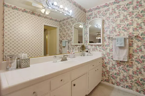 Bath - 806 S Mills Ave, Lodi, CA 95242 photo 1 of 4
