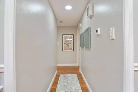 Entry Way - 806 S Mills Ave, Lodi, CA 95242 photo 3 of 4