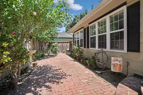 Exterior - 806 S Mills Ave, Lodi, CA 95242 photo 4 of 14
